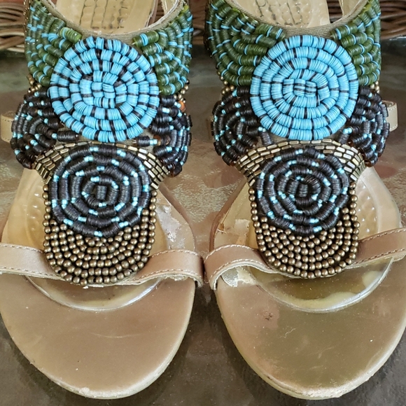 Pelle Moda Beaded Back Zip Stacked Heel Sandals 7M - Picture 3 of 8